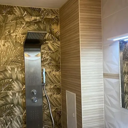 Stylish Apt, Free Parking, Near Center & Airport Appartement Varna