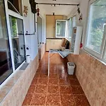 Appartement Stylish Apt, Free Parking, Near Center & Airport