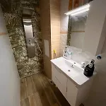 Stylish Apt, Free Parking, Near Center & Airport Appartement