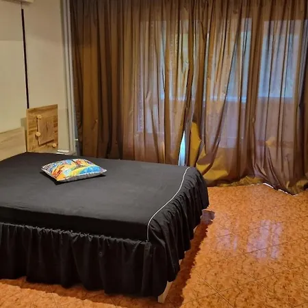 Appartamento Stylish Apt, Free Parking, Near Center & Airport