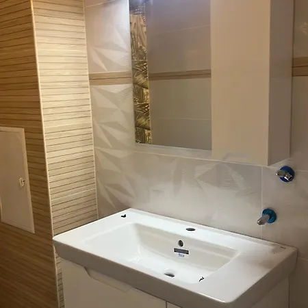Апартамент Stylish Apt, Free Parking, Near Center & Airport Варна